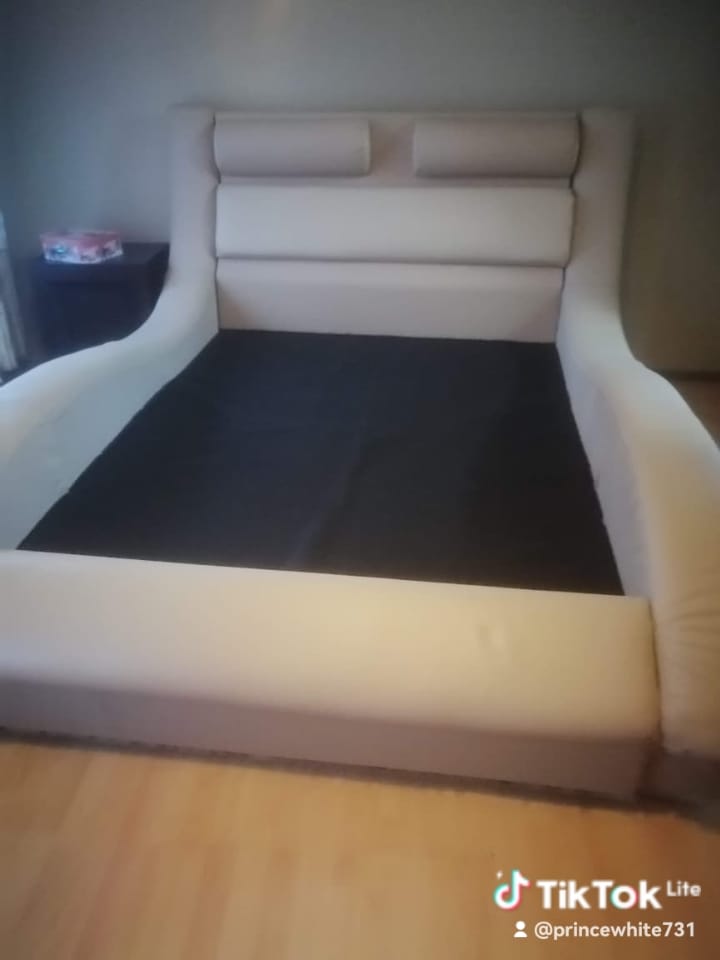 Upholstered Bed Base